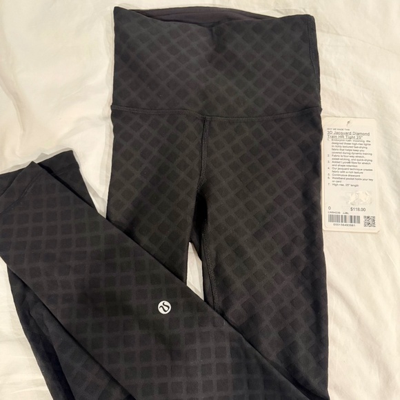 Lululemon Jacquard Diamond Train HR Tight 25" - Picture 1 of 3